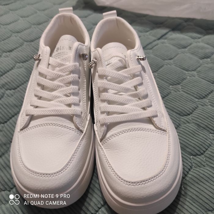 Кросовки женские