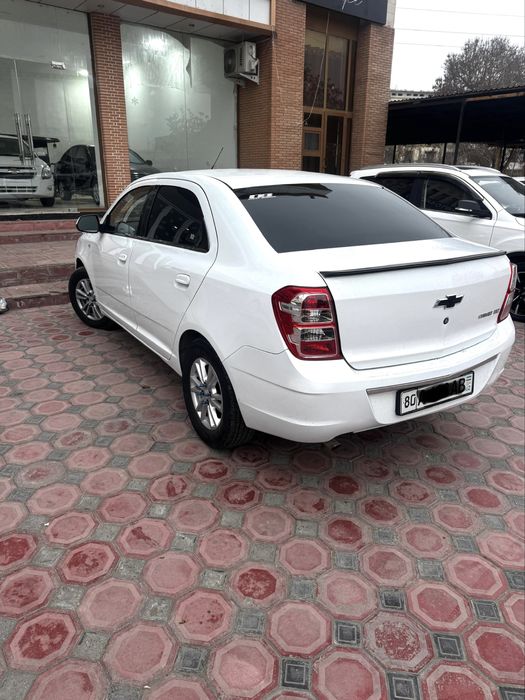 Срочно сотилади метанда