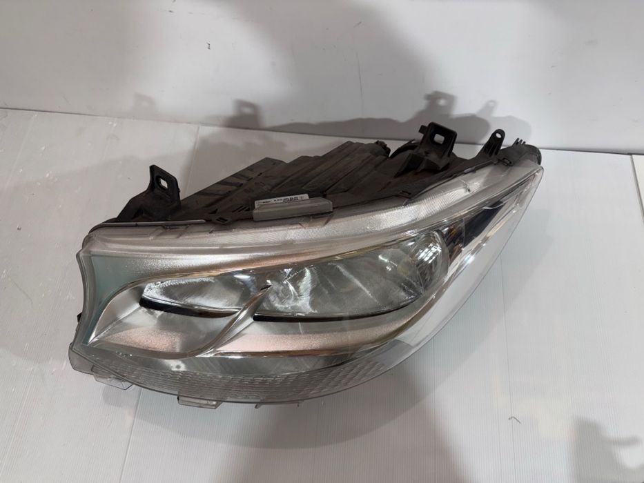 Far stânga dreapta Mercedes Sprinter 2018/2026 W907/W910
