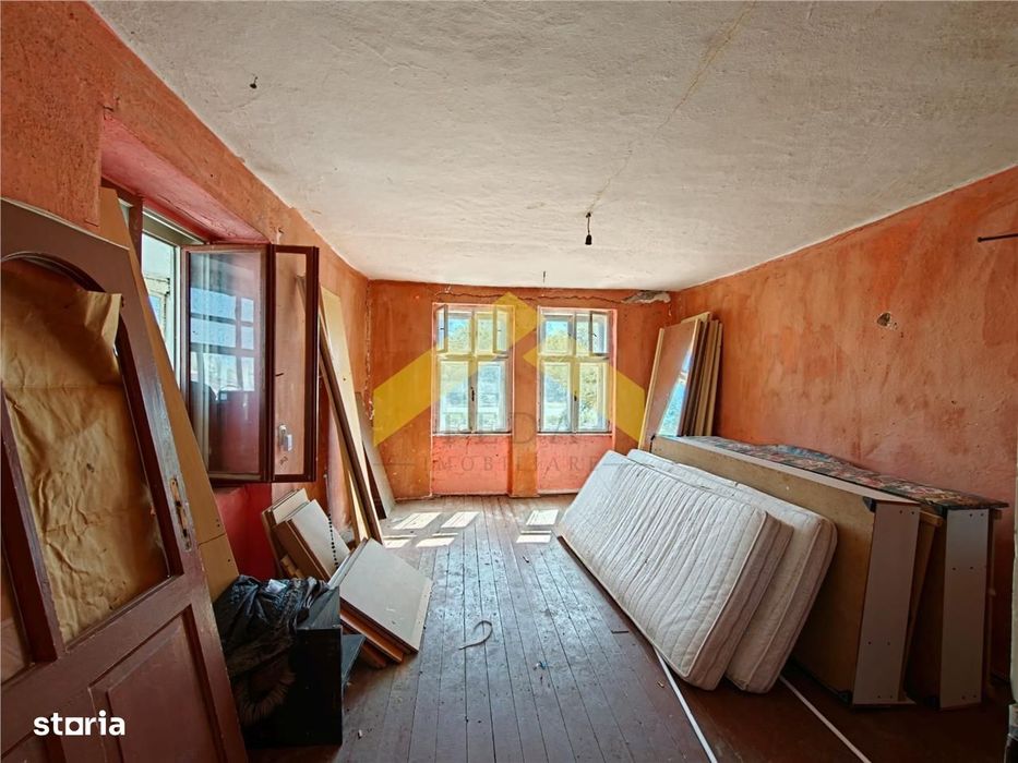 Casa de vanzare la sol in localitatea Felnac