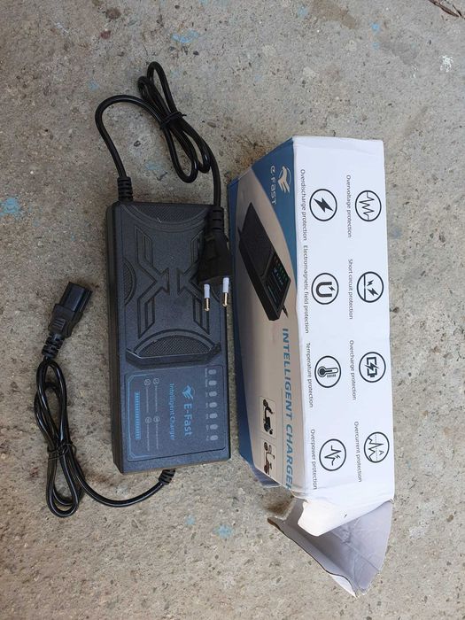 Зарядно 48V за триколки и електрически скутери