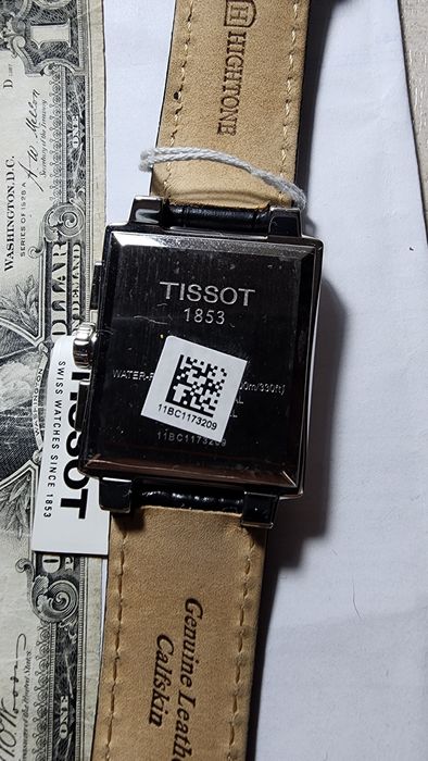 Новый Tissot редкой формы.швецарские.оригинал.