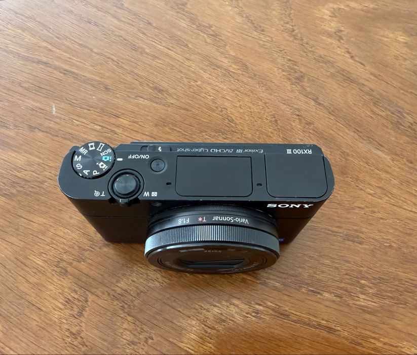 Camera foto avansata cu senzor mare Sony RX100 mk3  iii