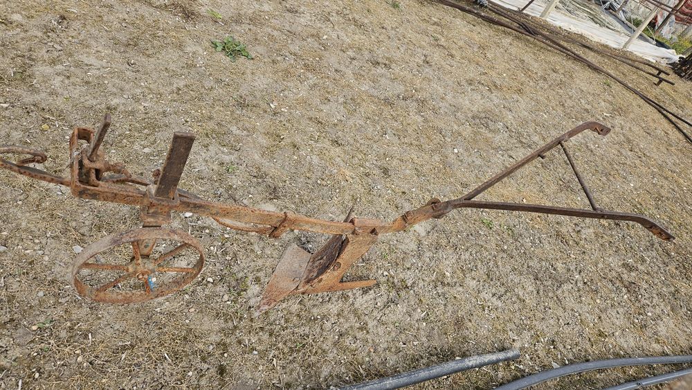 Селскостопански плуг за кон