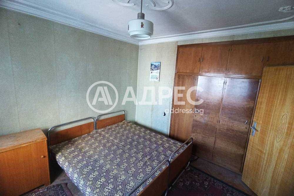 Продава се Тристаен апартамент в Разград, Център - 96 кв.м за 1146 €/кв.м - Снимка #1