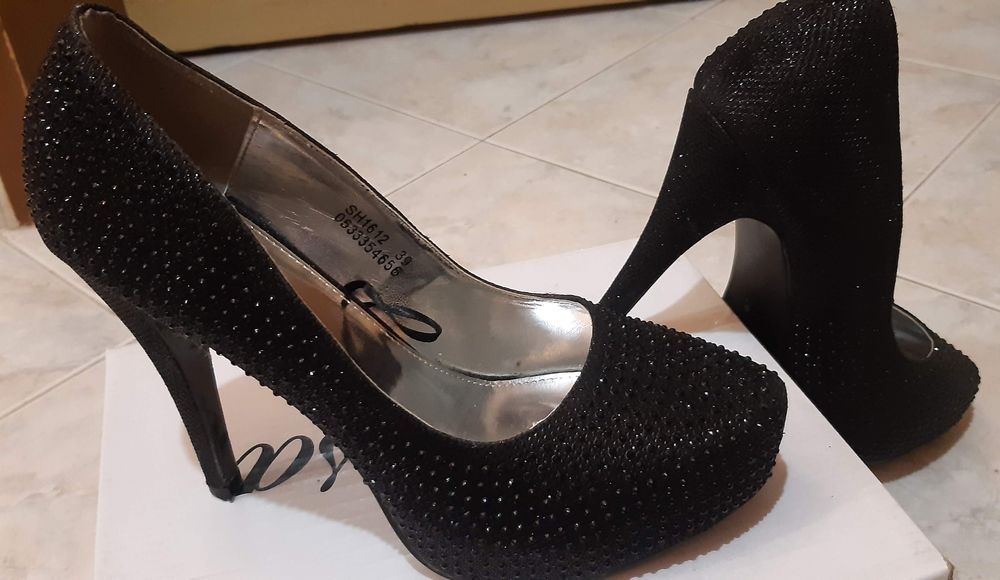 Дамски  обувки.Официални.39 номер.