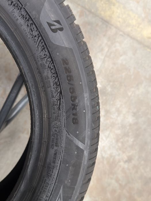 Vand 4 anvelope 225/55/18 bridgestone de iarnă ca noi
