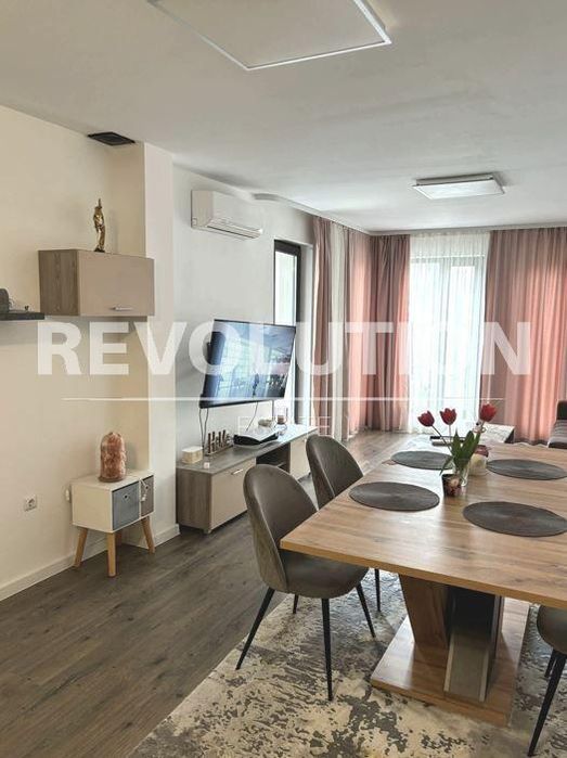 Дава се под наем Двустаен апартамент в Варна, Бриз - 65 кв.м за 847.62 € - Снимка #1