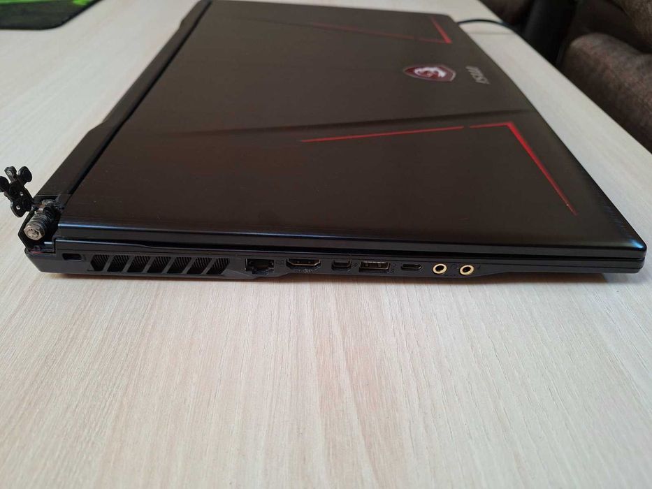 MSI GE73VR 7RE Raider 17" 120hz - 1060 8GB, i7-7700HQ, 16GB RAM, 1TB