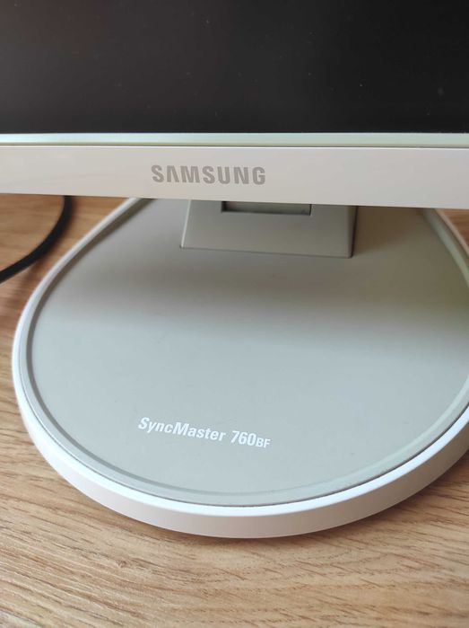 Монитор Samsung SyncMaster 760BF