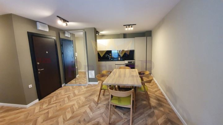 Продава се Тристаен апартамент в Варна, Център - 92 кв.м за 4294 €/кв.м - Снимка #1