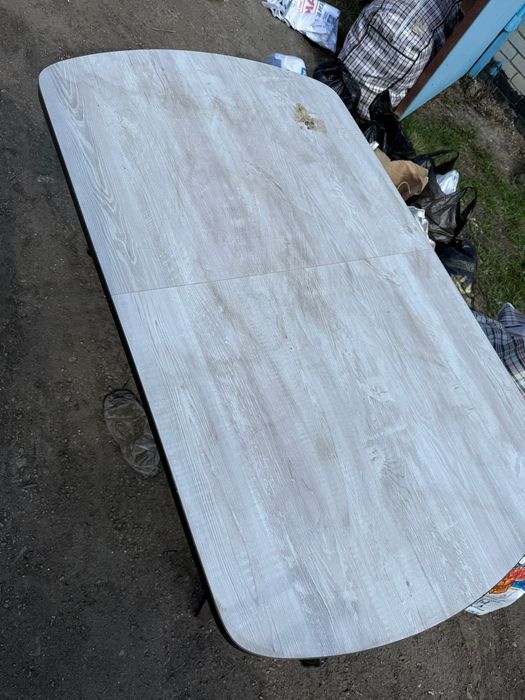 Стол обеденный раздвижной.