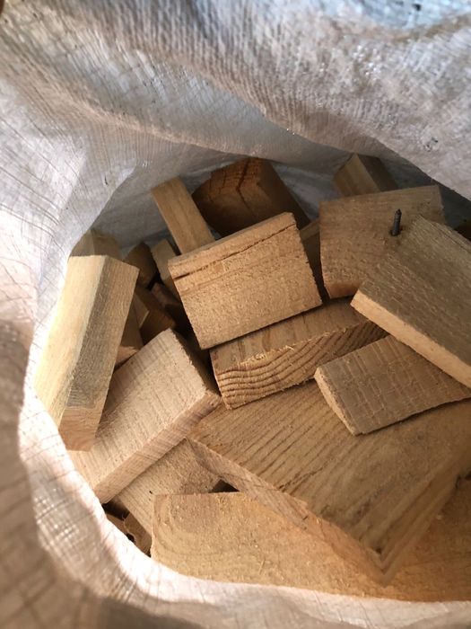 Дрова, остатки от мебели