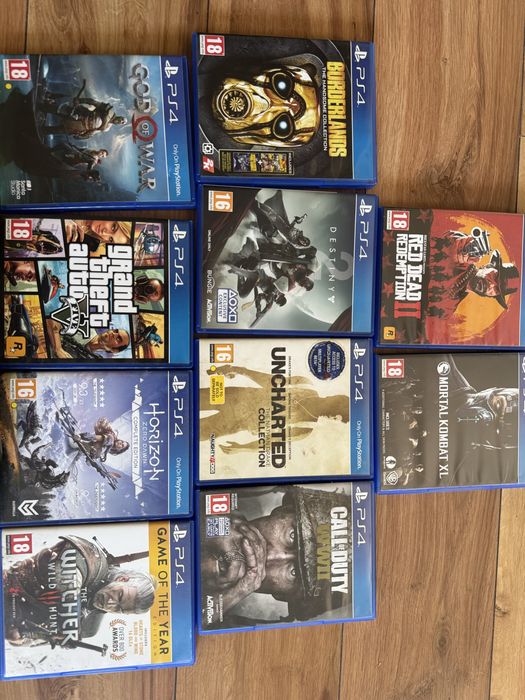 PS4 500 GB  2 джойстика и игри
