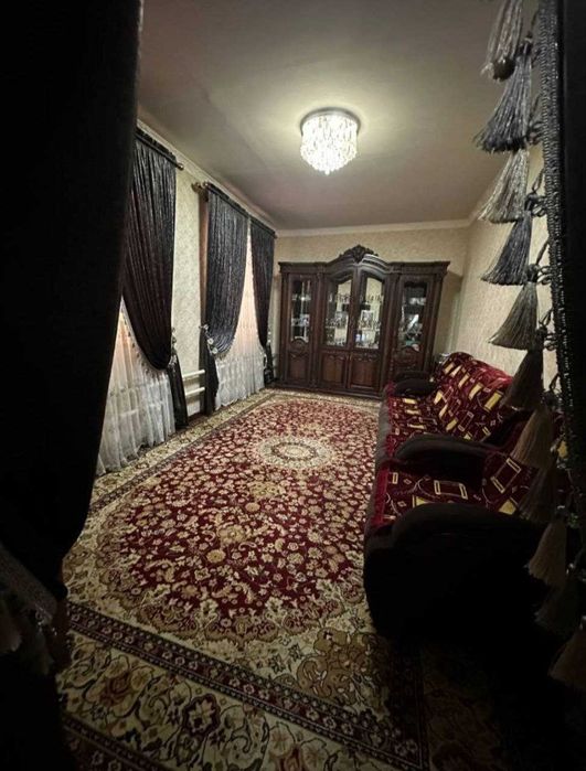 8 сотиклик ховли сотувда