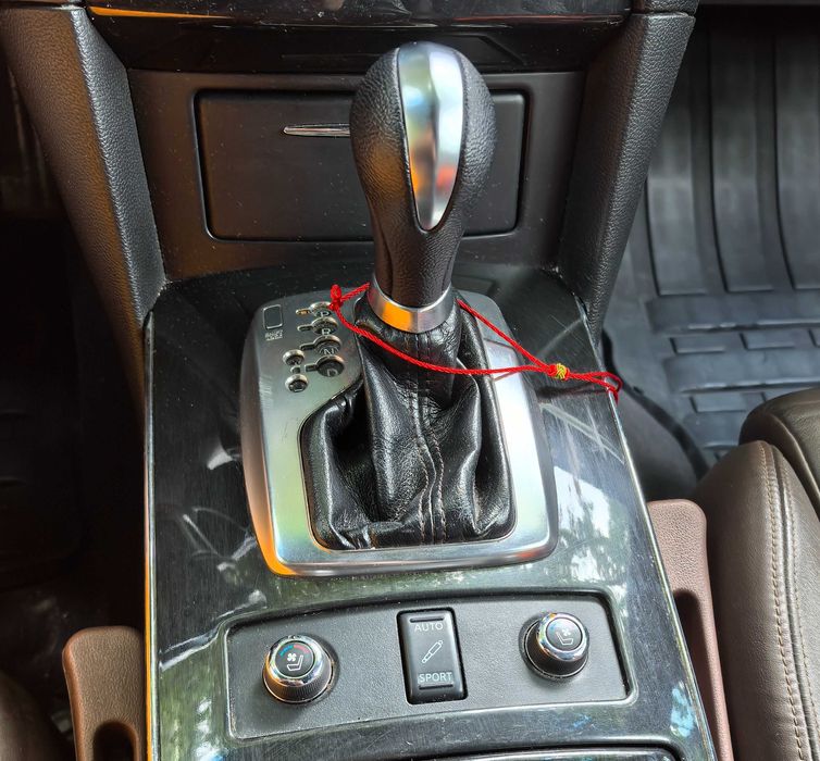 ЛЕК АВТОМОБИЛ Infiniti FX30 D - 2012 година.,