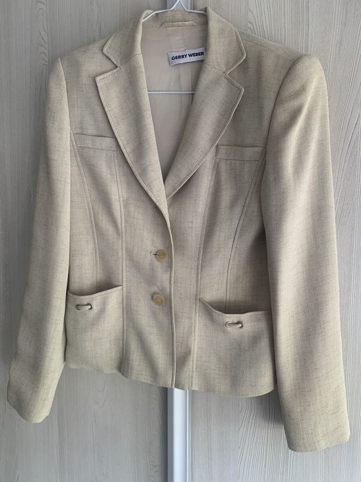 Дамско вталено сако