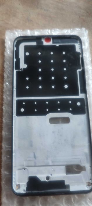 Продавам чисто нова рамка за дисплей за Huawei p30 lite