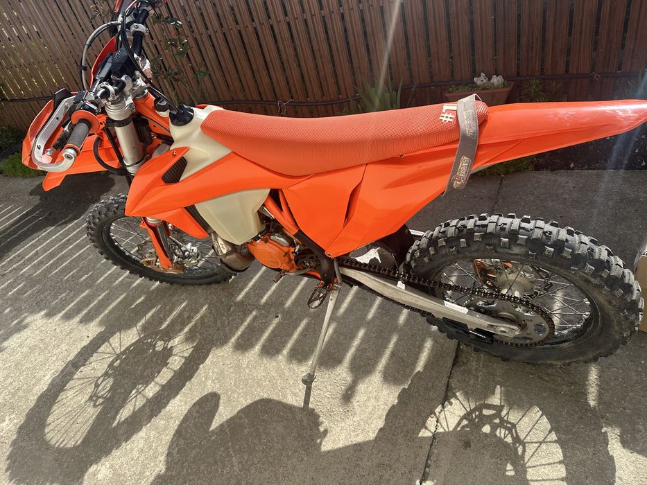 ‼️ Se vinde KTM 300 2t 2023  195 h cu acte full protecti sincuchitul de fabrica‼️