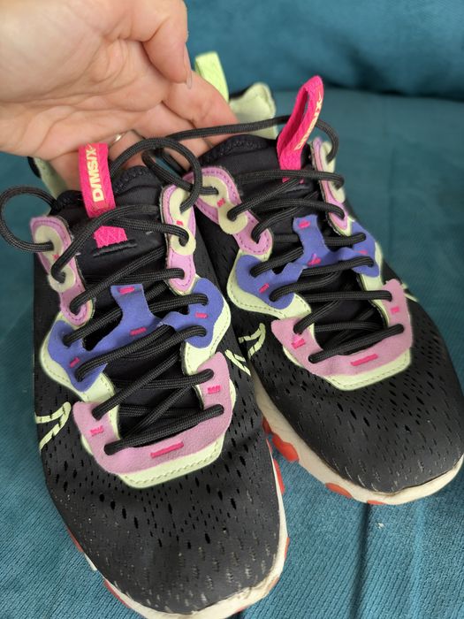 Продавам маратонки Nike React Vision