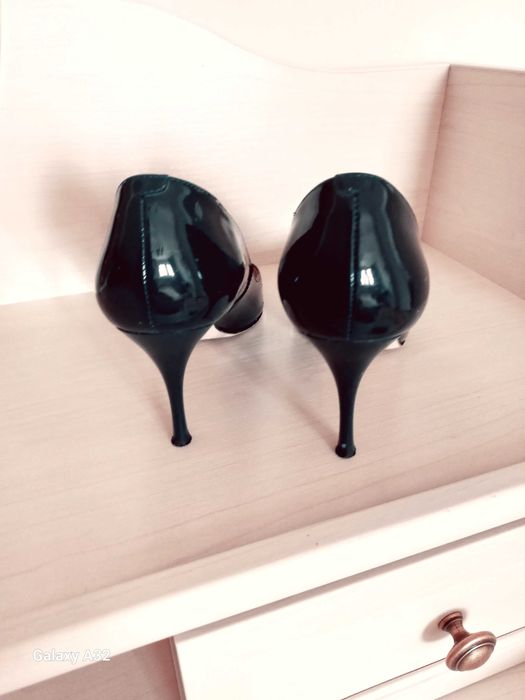 Женские туфли на каблуке