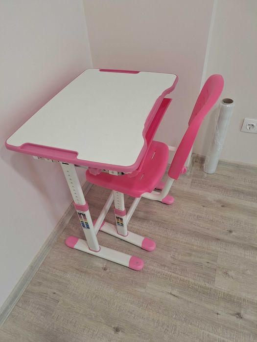 Детско регулируемо бюро и стол