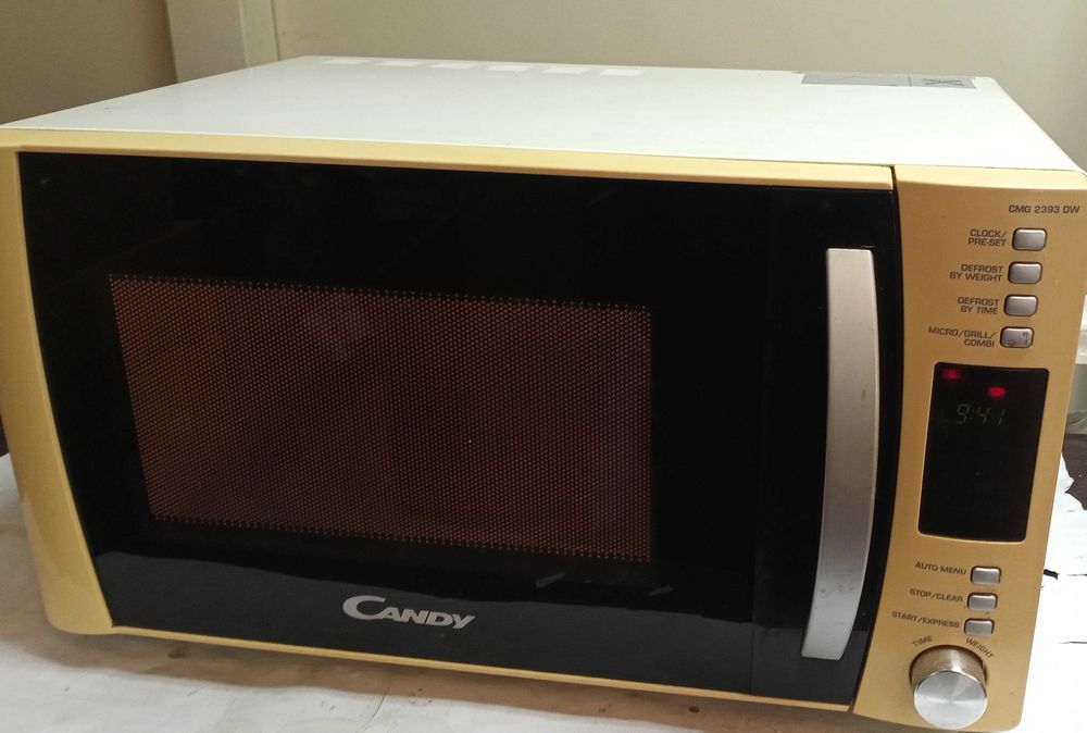 Микровълнова CANDY с грил