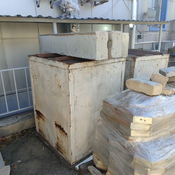 Мусорный контейнер