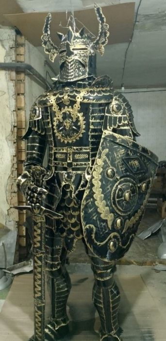 Интерьер Скульптура.фигура рыцарь