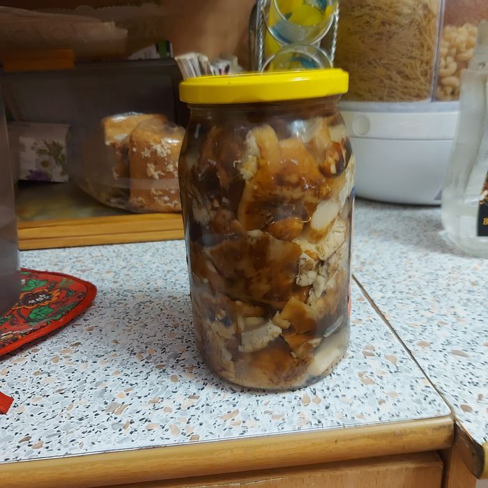 Продам грибы валуи и груздья