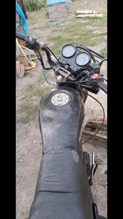 Продам мотоцикл 200 кубов