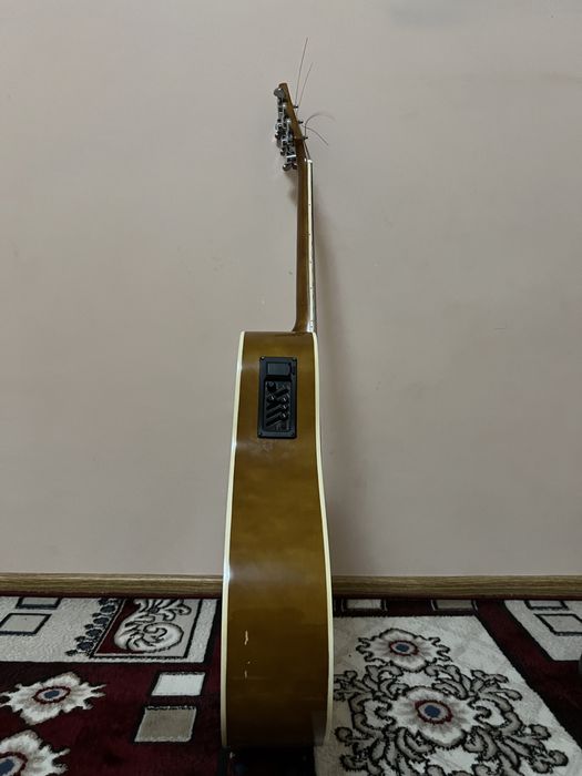 Гитара срочно сотилади