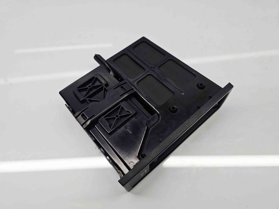 Conector auxiliar USB Volkswagen Golf 6 (5K1) [Fabr 2009-2013] 5N0035