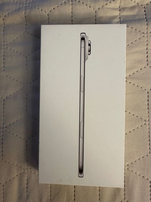 Нов iPhone Air бял с 256 GB