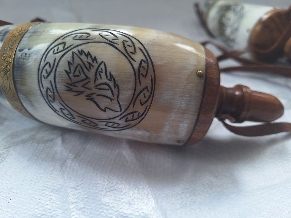 Барутница от естествен рог на бик