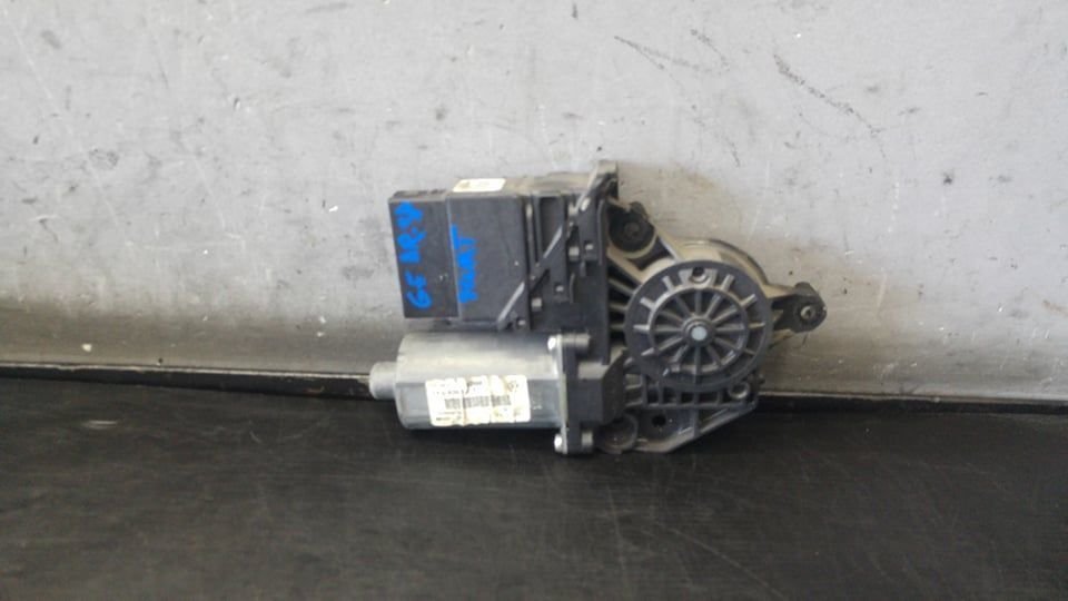 Motoras macara dreapta spate vw golf 5 1k1 0130821430 1k4839402e 1k0959704