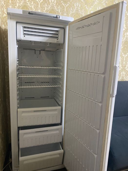 Продам морозильник