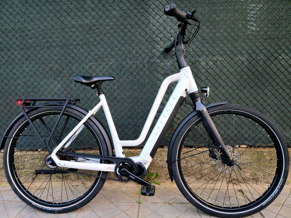 Електрически Gazelle Chamonix C5 Като нов с вътрешни скорости  Shimano