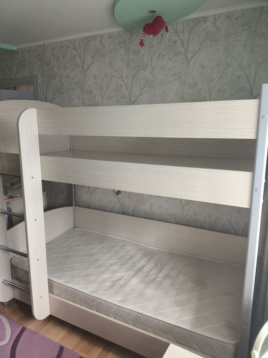 Двухъярусная кровать