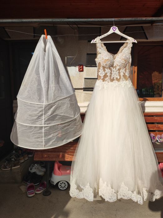 Vând rochie de mireasă