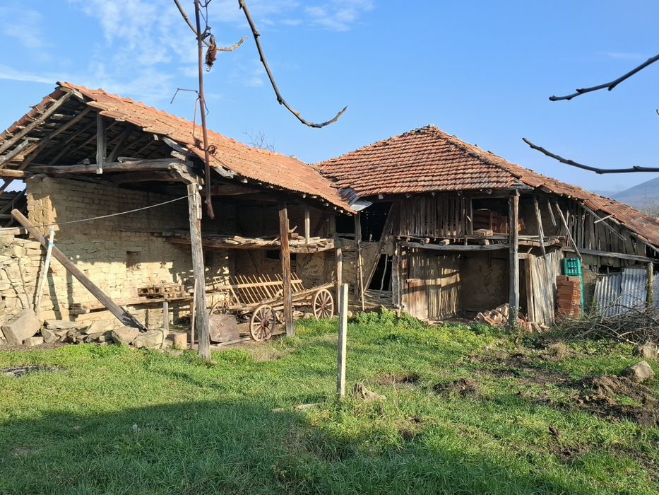 Продава се Къща в с. Плаково, Област Велико Търново - 583 кв.м за 88 €/кв.м - Снимка #2