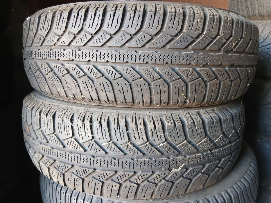 2 cauciucuri de iarna 165 65 r14 semperit