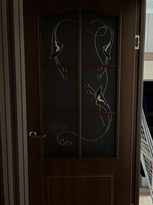 Двери 80 см 4 штуки