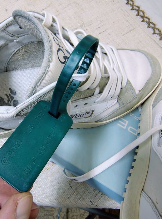 Adidași Off White Canvas 5.0