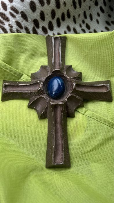 Crucifix din bronz cu piatra naturala  lapislazuli