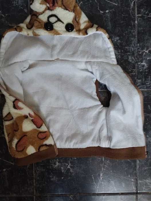 Жилетки девочкам разные от 1 до 3 лет.