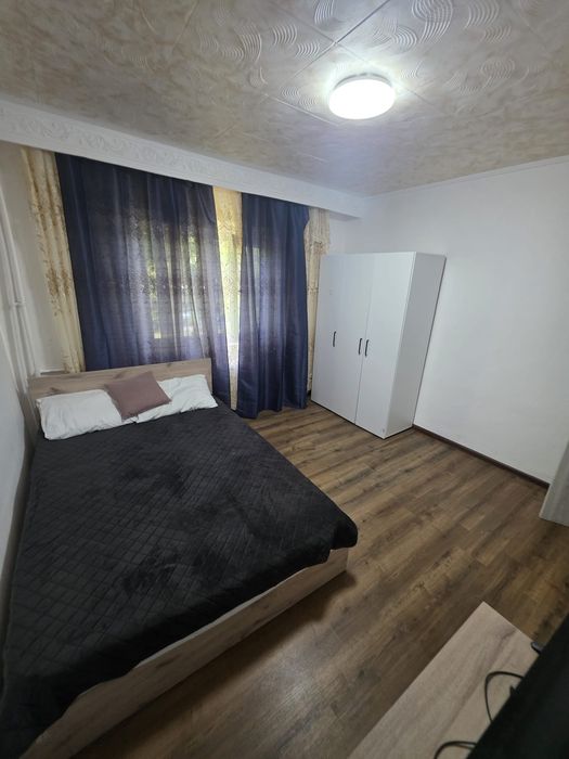 Închiriez / Vand Apartament cu 2 Camere Decomandat In Zona Centrala  Langa Peco Mol Preț 500e