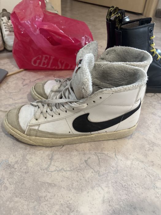 Кроссовки блэйзеры