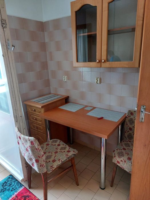 Inchiriez apartament 2 camere decomandat Obcini str Victoriei
