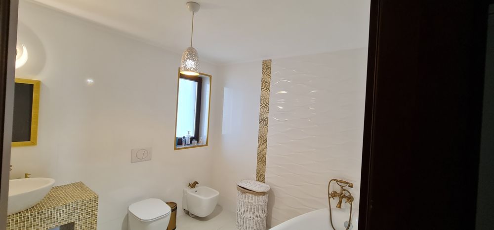 Casa  pe  doja spitalu judetean/hanu pescarilor teren 1250